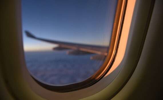 Спасение ребенка на борту самолета