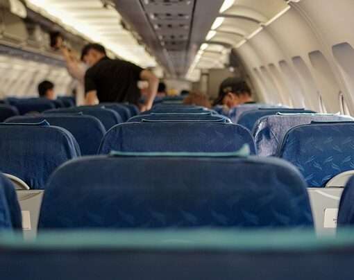 багаж на рейсах "Белавиа" в салоне самолета