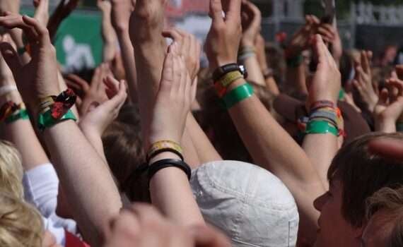 Александрия собирает друзей