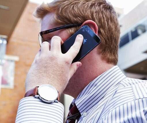 Звонок на бесплатную горячую линию авиакомпании Wizz Air