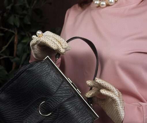 Дамские сумки и портфели на борт самолетов авиакомпании Победа