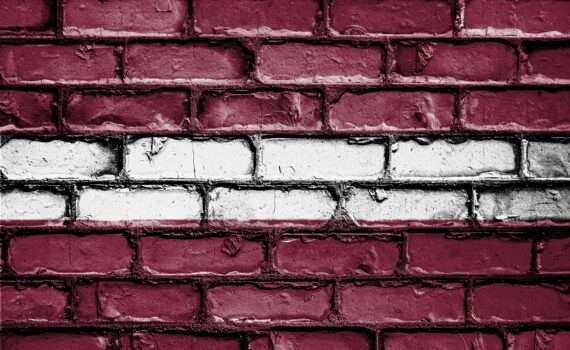 В Латвии взвешивают россиян