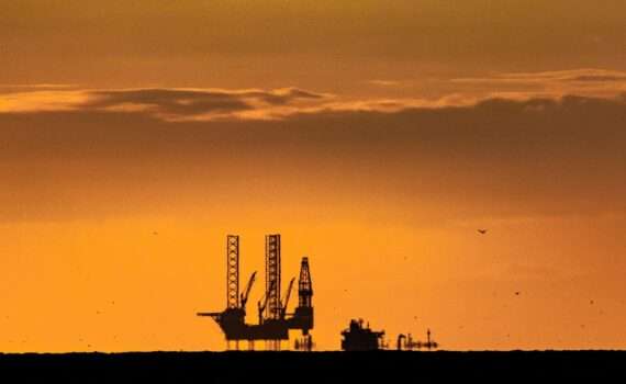 Курорт в виде буровой нефтяной платформы