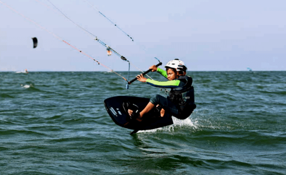 В Таиланде мальчик пересек Сиамский залив на кайте