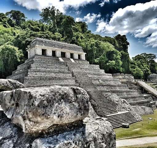 Стрельба на пирамиде в Мексике