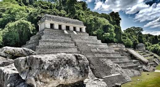 Стрельба на пирамиде в Мексике