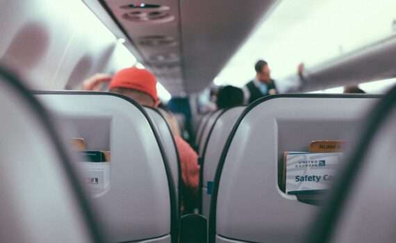 кража в самолёте AJet Турция