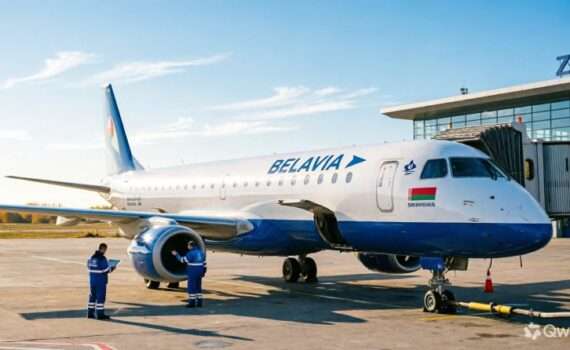 Самолёт Embraer 195 Белавиа в аэропорту Жуковский с логотипом авиакомпании, готовый к вылету в Минск, октябрь 2026